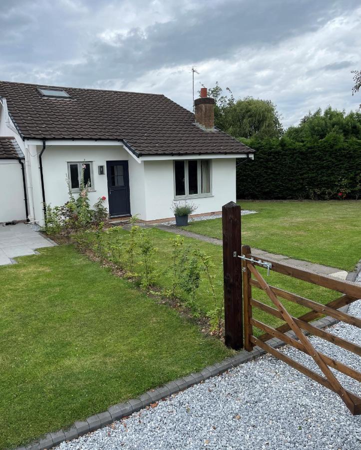 Fir Tree Cottage Chester Bagian luar foto